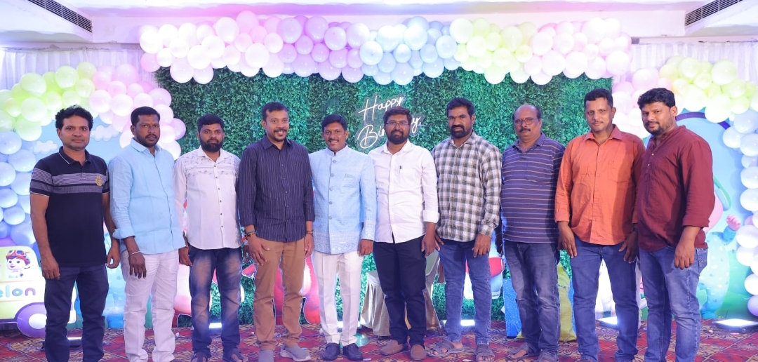 అధిరణ్ తొలి జన్మదిన వేడుకలకు హాజరై ఆశీర్వదించిన వెంకట సాయి నగర్ కాలనీ ప్రతినిధులు