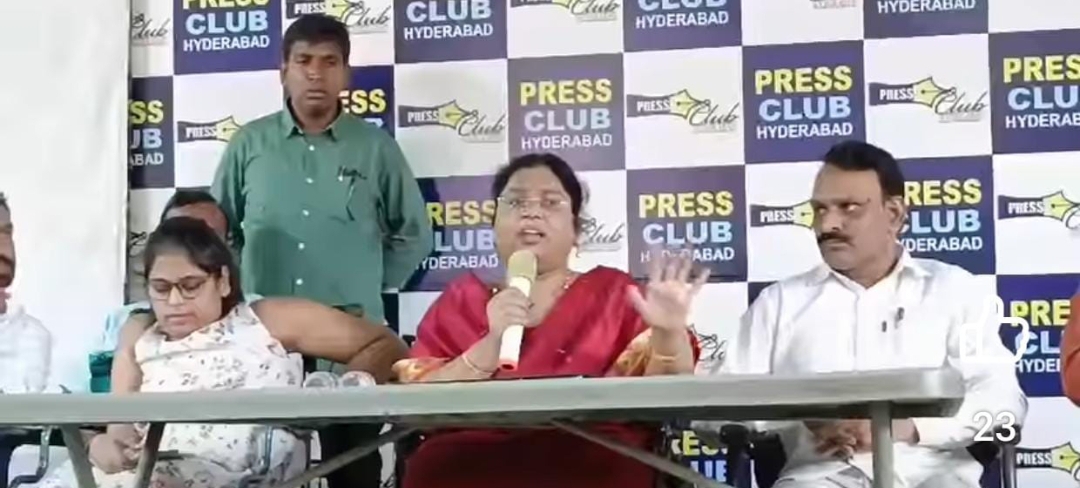 ఐఎఎస్ కొట్టాలంటే అందగత్తెలు కావాల్సిన అవసరం లేదు: బాలలత