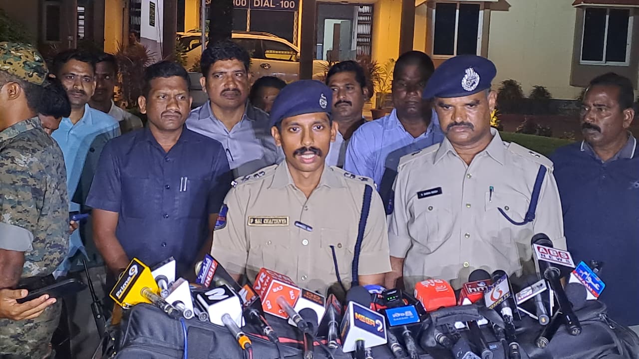 ఆత్మరక్షణ కోసమే ఏ ఆర్ ఎస్ ఐ ఖైదీ రియాజ్ పై కాల్పులు జరపాలిసి వచ్చింది