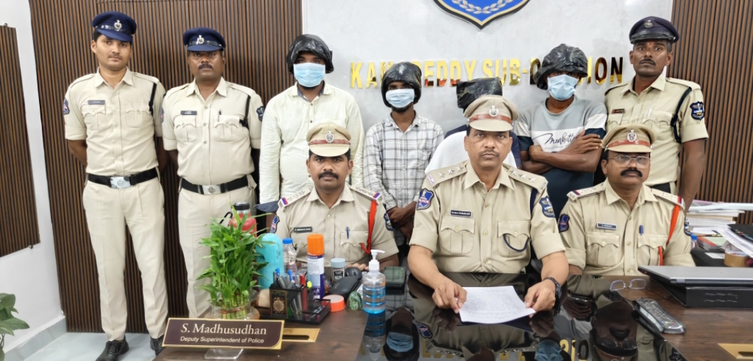బీఎస్ఎన్ఎల్ సెల్ టవర్ కేబుల్ చోరీ కేసును ఛేదించిన రామారెడ్డి పోలీసులు... నలుగురు నిందితుల అరెస్ట్