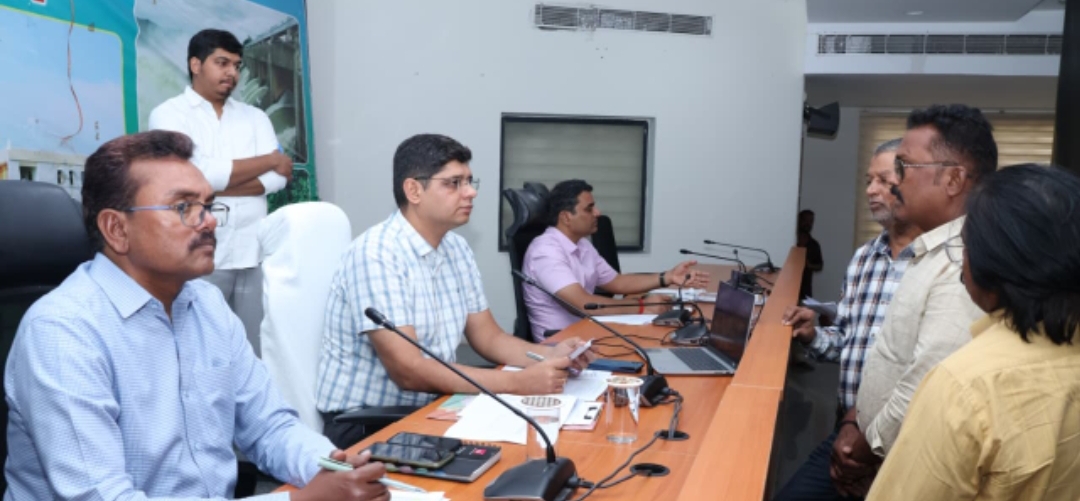 కామారెడ్డి : ప్రజావాణిలో 114 దరఖాస్తులు స్వీకరణ