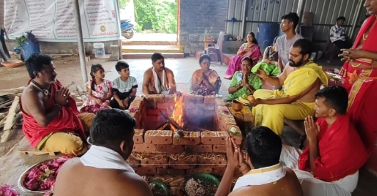 కోరుట్ల త్రిశక్తి మాత దేవాలయంలో లక్ష్మి కటాక్ష హోమం