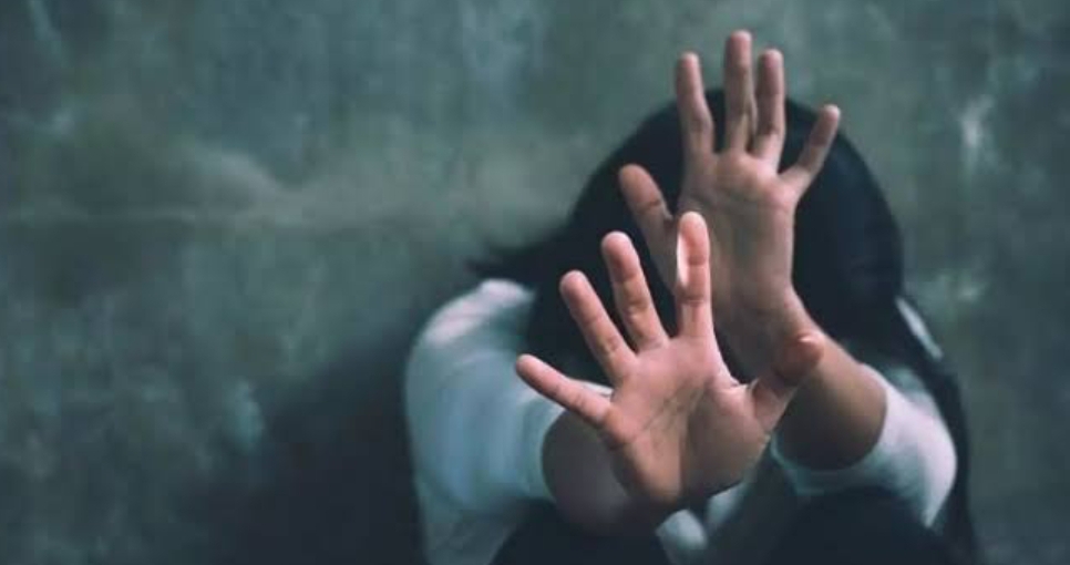 మహిళపై అత్యాచారానికి పాల్పడ్డ ఆటో డ్రైవర్