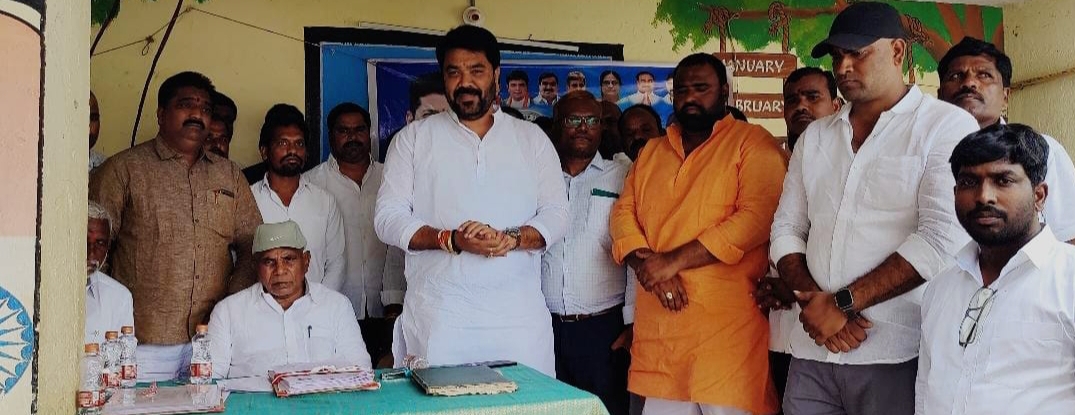 భూ భారతి రెవెన్యూ సదస్సులను సద్వినియోగం చేసుకోవాలి : జిల్లా గ్రంథాలయ సంస్థ చైర్మన్ ఎలుగంటి మధుసూదన్ రెడ్డి