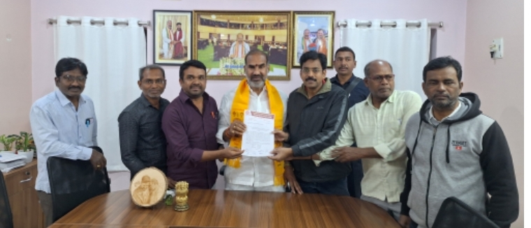 సమగ్ర కుటుంబ సర్వే చేసిన ఉద్యోగులకు గౌరవ భృతి చెల్లింపు కొరకు TSUTF రాజన్న సిరిసిల్ల జిల్లా శాఖ ప్రాతినిథ్యం