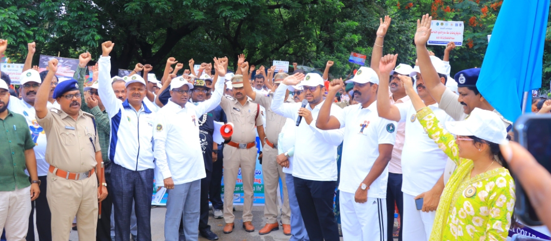 సూర్యాపేట జిల్లాను డ్రగ్ రహీత జిల్లాగా తీర్చిదిద్దేందుకు ప్రతి పౌరుడు బాధ్యతగా కృషి చేయాలి : జిల్లా కలెక్టర్ తేజస్ నందలాల్ పవర్