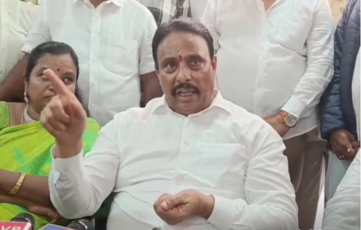 బీఆర్ఎస్ చేస్తే సంసారం....మేం చేస్తే వ్యభిచారమా? : ఎమ్మెల్యే దానం నాగేందర్