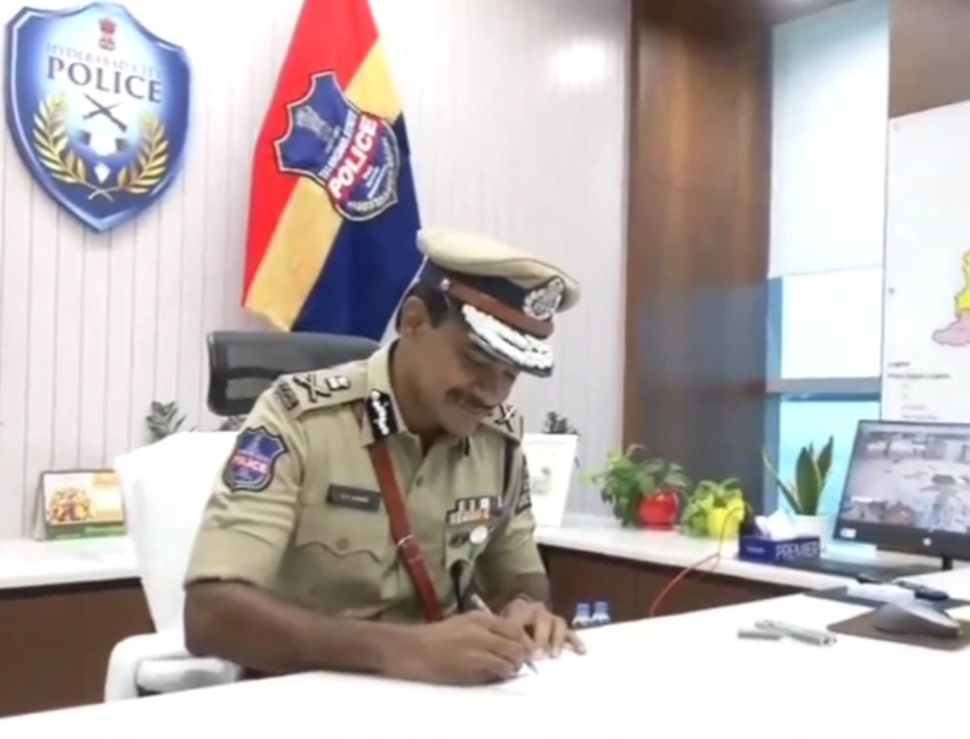 హైదరాబాద్ సిపి గా  సీవీ ఆనంద్ మరోసారి పదవి బాధ్యతలు