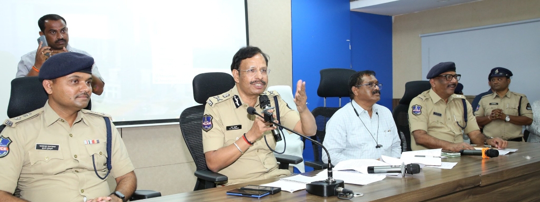 స్వలాభం కోసం ప్రజల ప్రాణాలతో చెలగాటమాడొద్దు