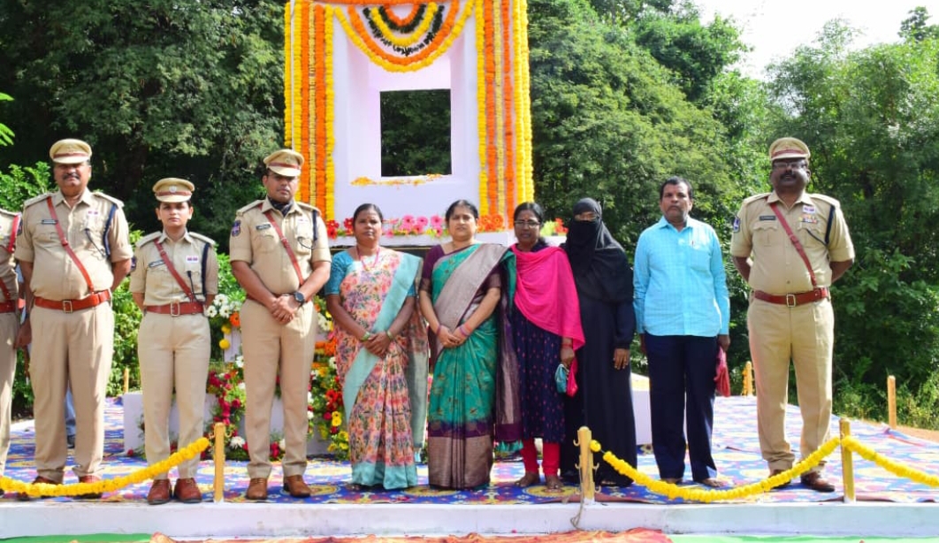 పోలీసు అమరవీరుల ప్రాణ త్యాగాలు చిరస్మరణీయం : ఎస్పీ మహేష్ బి. గీతే 