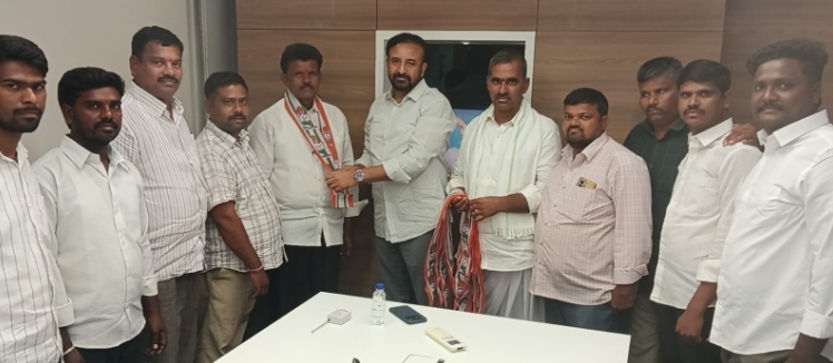 కాంగ్రెస్ గూటికి బ్రహ్మణపల్లి గ్రామ సర్పంచ్