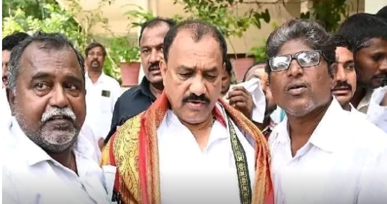 తాళ్ల రాంపూర్ గ్రామ వి డి సి సభ్యులపై కఠినంగా చర్యలు తీసుకోవాలి... 