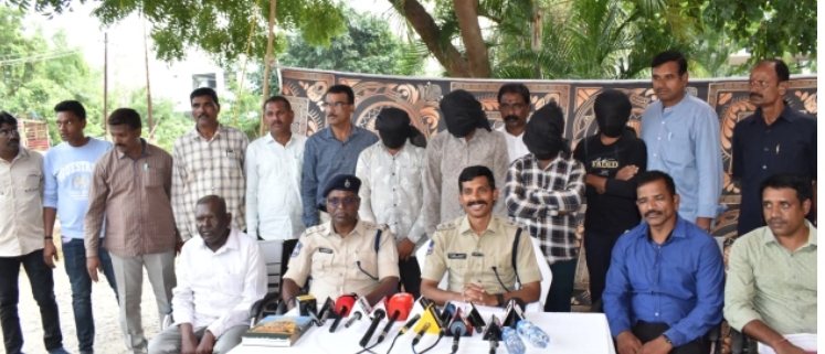 నిజామాబాద్ జిల్లాలో దొంగతనాలు ఇతర జిల్లాలో వాహనాల విక్రయాలు