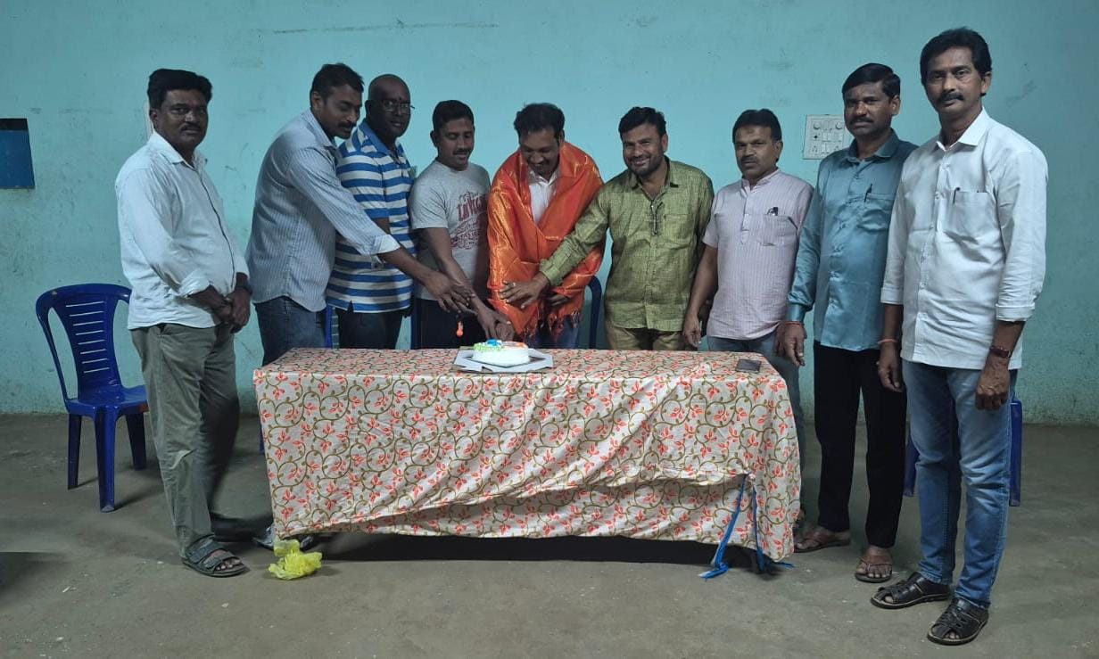 ఘనంగా సీనియర్ జర్నలిస్ట్ చాపలమడుగు నరసింహారావు జన్మదిన వేడుకలు