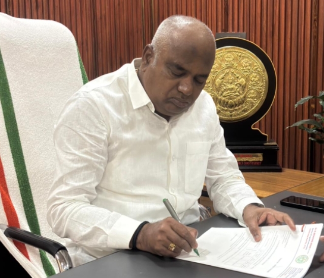 1500 వందల సీఎం రిలీఫ్ ఫండ్ దరఖాస్తులపై సంతకాలు చేసిన రూరల్ ఎమ్మెల్యే భూపతి రెడ్డి