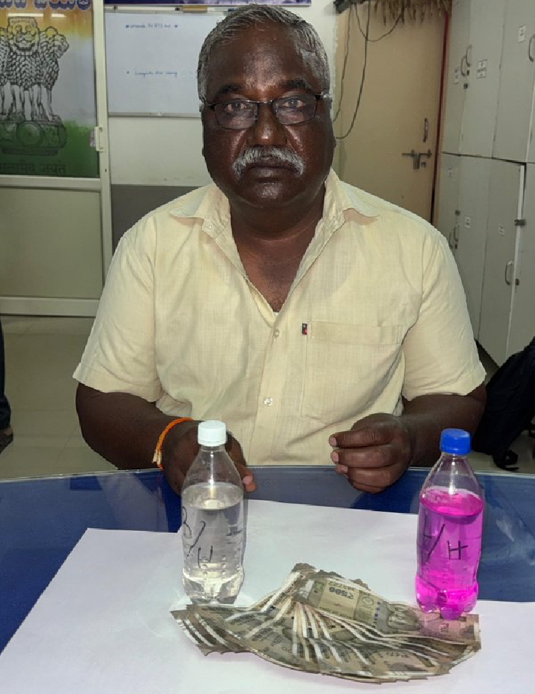 ఏసీబీకి చిక్కిన ఎస్సై