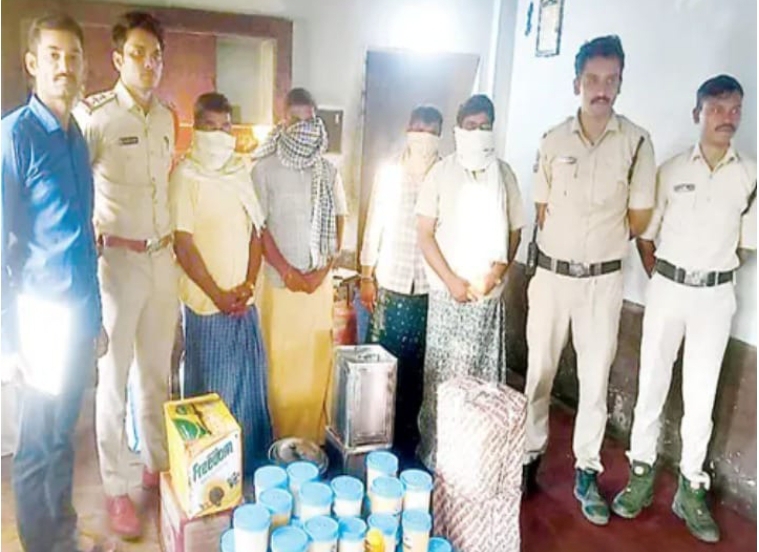 కల్తీ నెయ్యి తయారు చేస్తున్న ముఠా అరెస్ట్