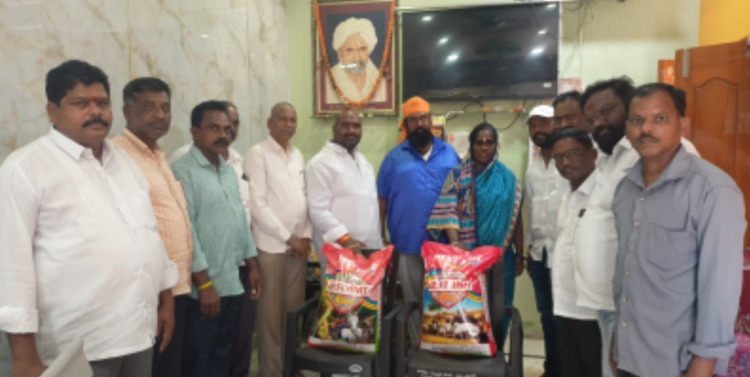 నిరుపేద వివాహ కుటుంబానికి చేయూతనిచ్చిన కౌన్సిలర్ కల్లూరి రేణుక-రాజు