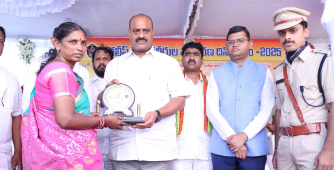 పోలీసు అమరవీరుల త్యాగాలు వెలకట్టలేనివి : మంత్రి అచ్చెన్నాయుడు
