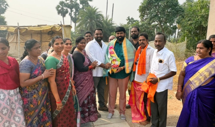 ఆంధ్రప్రదేశ్ రాష్ట్రం మచిలీపట్నంలోని ఉషా క్లినిక్ ఆసుపత్రికి విచ్చేసిన మద్దిశెట్టి సామెలు కు ఘన స్వాగతం