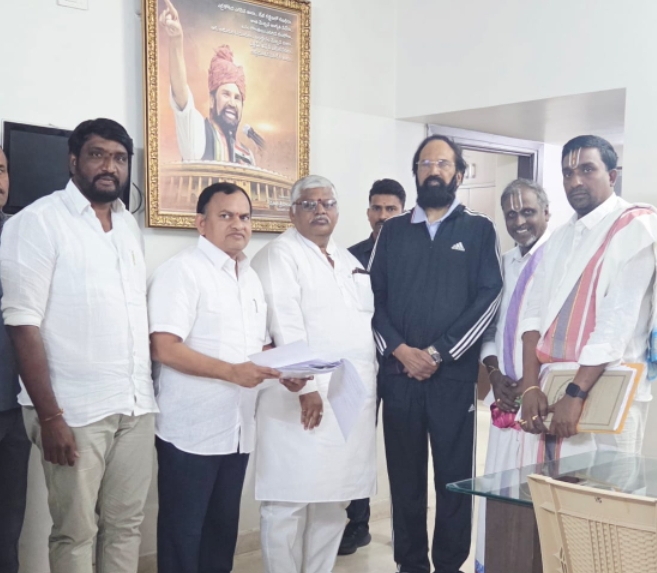 ముక్కోటి ఏకాదశి ఉత్సవాలకు మంత్రి ఉత్తమ్ కుమార్ రెడ్డికి ఆహ్వానం