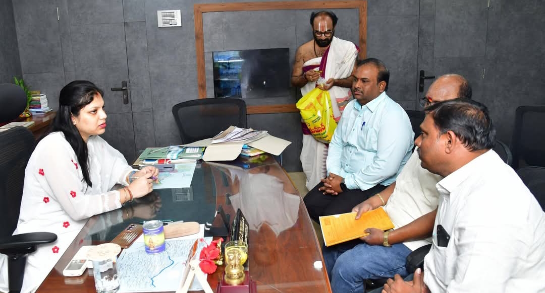 వెంకటేశ్వర స్వామి బ్రహ్మోత్సవాల నిర్వహణపై సమీక్ష 