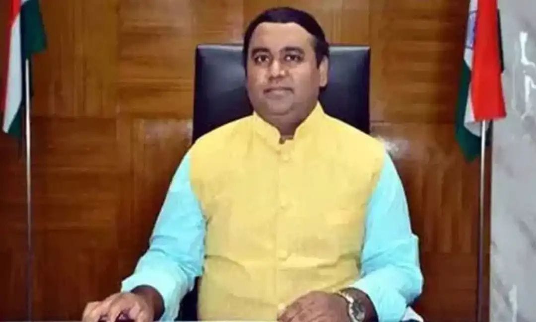 మెదక్ కలెక్టర్&zwnj;కు హైకోర్టు భారీ షాక్.. 6 నెలల జైలు శిక్ష విధిస్తూ సంచలన తీర్పు