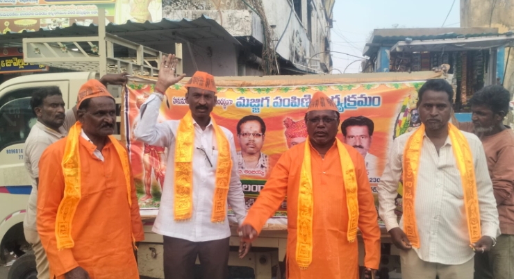 హనుమాన్ ర్యాలీ సందర్భంగా మజ్జిగ పంపిణీ 