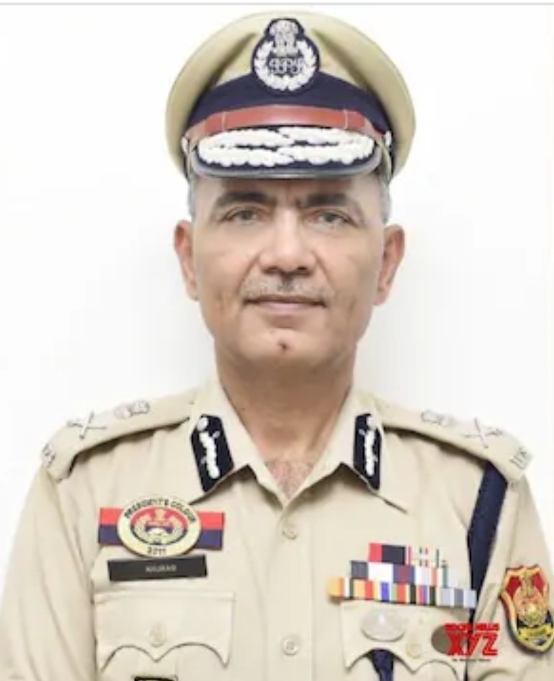 ఆఫీస్ వాష్&zwnj;రూమ్&zwnj;లో డీజీపీ అనుమానాస్పద మృతి!