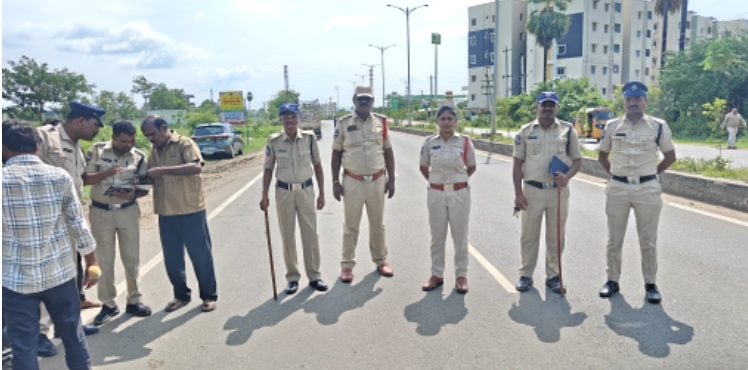 సుజాతనగర్ పోలీస్ స్టేషన్ పరిధిలో "నాకా బంధీ"... వాహనాల తనిఖీ