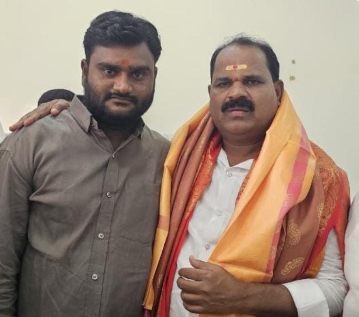 ప్రభుత్వ రంగ సంస్థ చైర్మన్ ఎమ్మెల్యే వీర్లపల్లిశంకర్ కు శుభాకాంక్షలు తెలిపిన అక్కిగారి శ్రీధర్