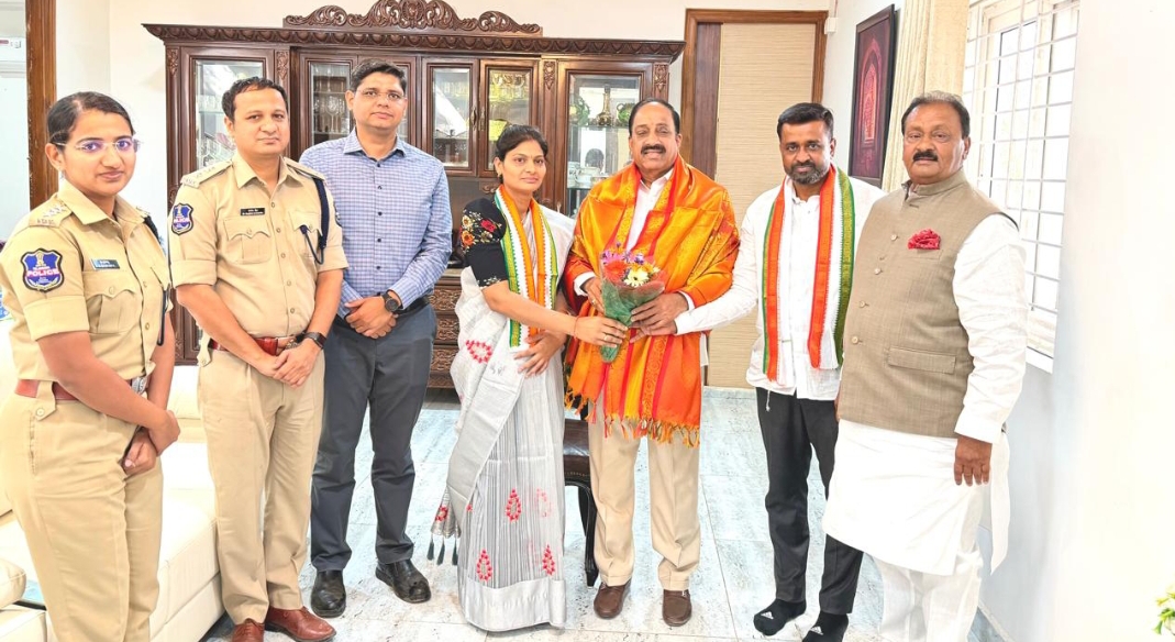 మంత్రిని కలిసిన మున్సిపల్ చైర్ పర్సన్&hellip;