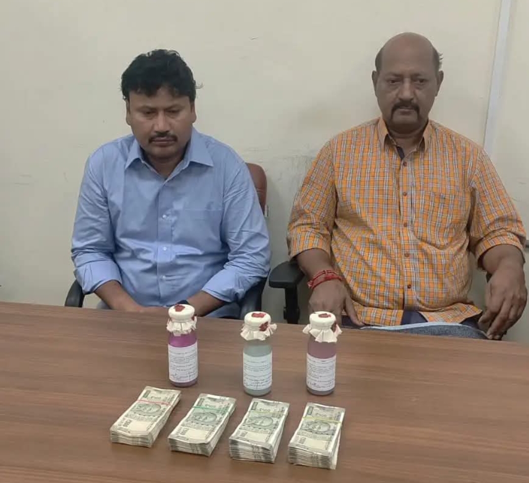 ఏసీబీ వలలో ఇన్&zwnj;స్పెక్టర్, ఎస్సై