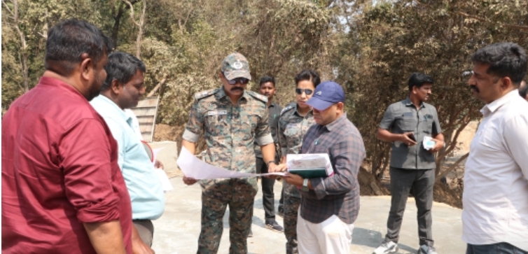 వద్దిపేట,పూసుగుప్ప గ్రామాల మధ్యలో నూతనంగా నిర్మితమవుతున్న బ్రిడ్జి నిర్మాణ పనులను పరిశీలించిన జిల్లా ఎస్పీ రోహిత్ రాజు