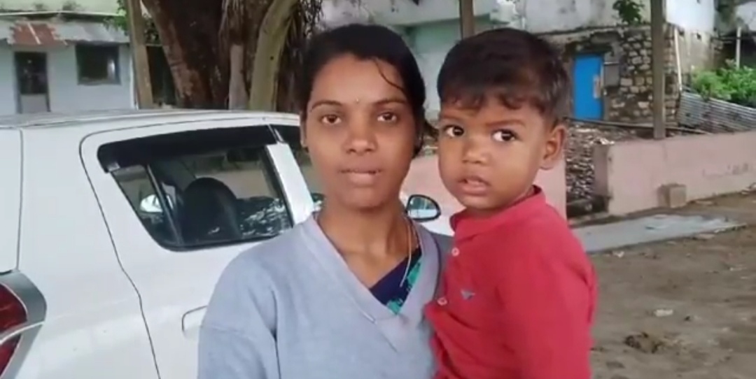 ఆస్తి కోసం భర్త అంత్యక్రియలను అడ్డుకున్న భార్య 