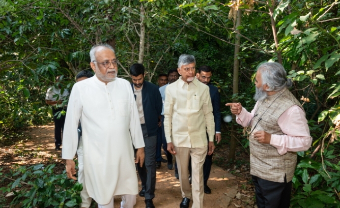 కన్హ శాంతి వనంలో ఏపీ సీఎం చంద్రబాబు నాయుడు పర్యటన