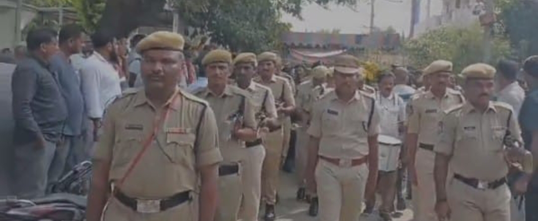 పోలీస్ అధికార లాంఛనాలతో కానిస్టేబుల్ ప్రమోద్ అంతిమయాత్ర
