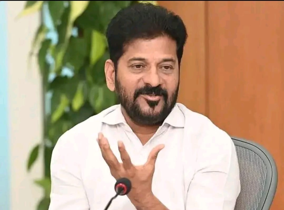 తెలంగాణ రాష్ట్రంలో జిల్లా కలెక్టర్లు వారానికి రెండు పాఠశాలలు సందర్శించాలి ముఖ్యమంత్రి రేవంత్ రెడ్డి