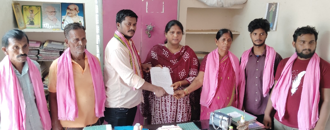 గ్రామాల్లో నెలకొన్న సమస్యలను తక్షణమే పరిష్కరించాలి