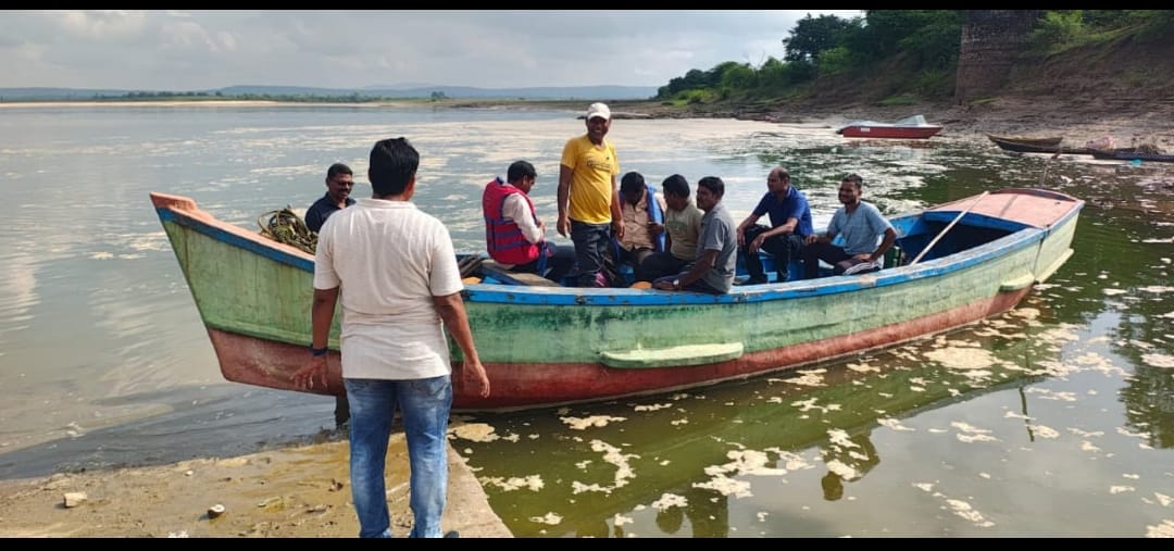 ప్రాణహిత నదిలో గల్లంతైన యువనాయకుడి కోసం గాలింపు చర్యలు ముమ్మరం