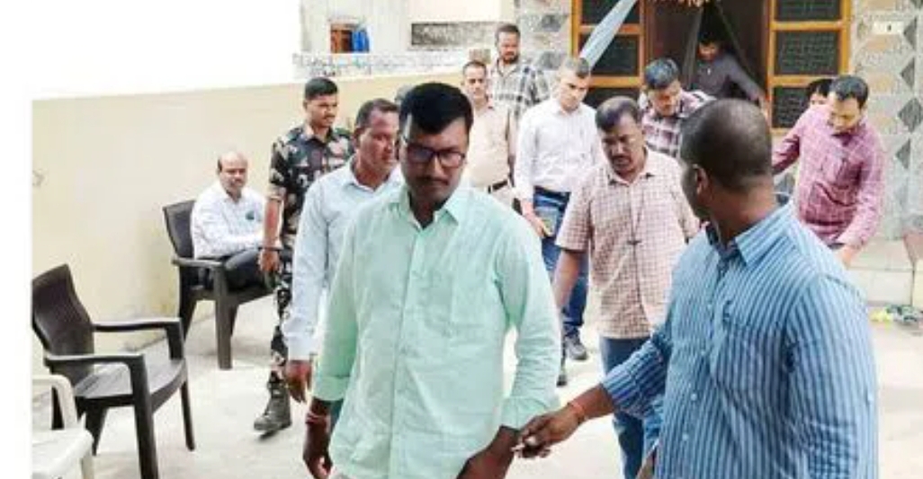 రూ. 2 లక్షల లంచం తీసుకుంటూ ఏసీబీకి చిక్కిన మున్సిపల్ AE