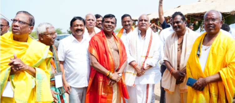 భాసర లో శ్రీ లలిత చంద్రమౌళిశ్వర ఆలయ ప్రతిష్ట కుంబాభిషేక మహోత్సవ కార్యక్రమంలో పాల్గొన్న అర్బన్ ఎమ్మెల్యే