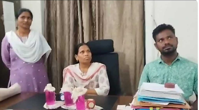 ఏసీబీకి చిక్కిన మత్స్య శాఖ అధికారులు