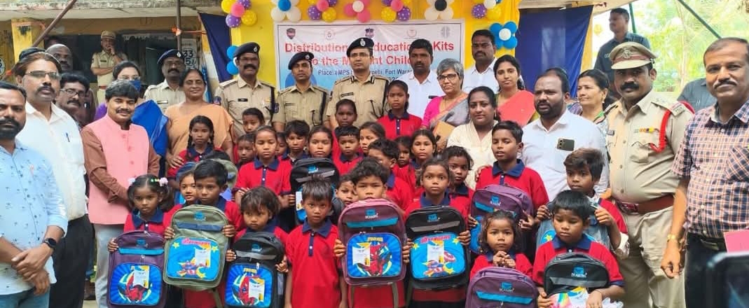 పిల్లలకు చదువు అందించడం ద్వారా వారి మొహంలో చిరునవ్వు చూడొచ్చు