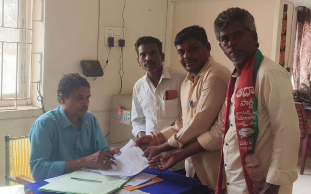 కలం నుంచి కౌన్సిల్ దాకా ప్రజాసేవే లక్ష్యం!