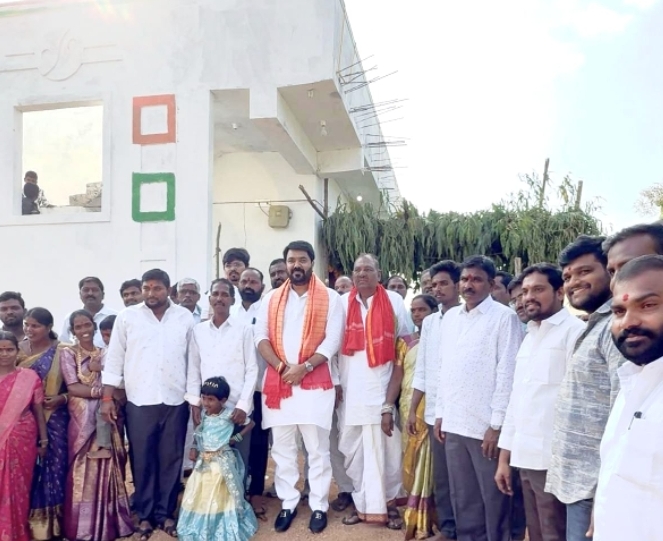 ఇందిరమ్మ ఇల్లు ప్రారంభించిన గ్రంథాలయ ఛైర్మెన్ ఎలుగంటి మధుసూదన్ రెడ్డి