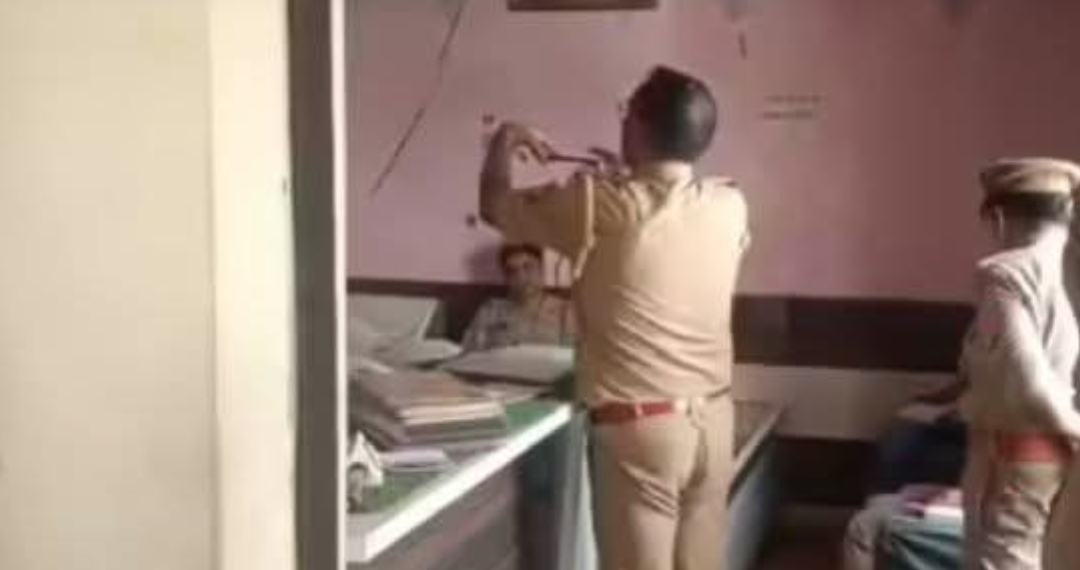 ప్రియుడి దారుణ హత్య.. సుత్తితో బాది, గొంతు కోసిన వివాహిత