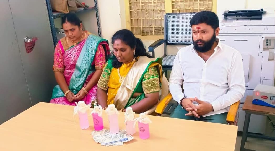 ఏసీబీకి చిక్కిన కోర్టు సిబ్బంది