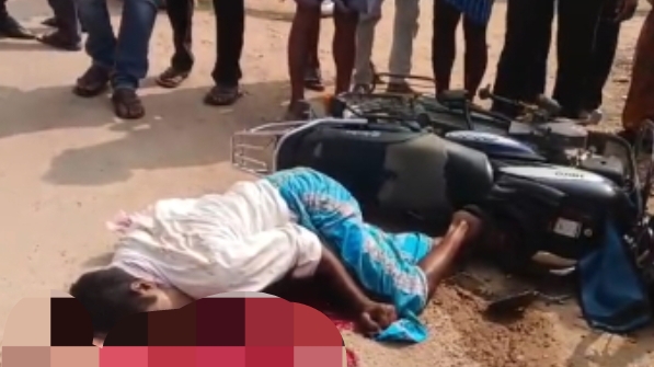 టిప్పర్ లారీ ఢీకొని బైకర్ దుర్మారణం