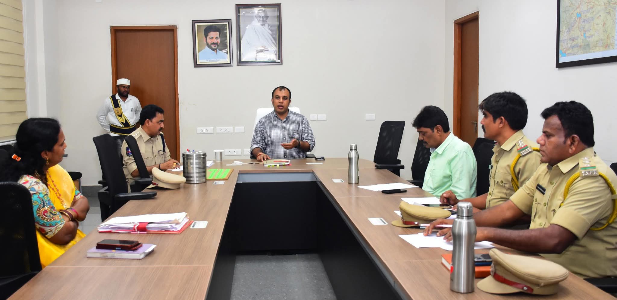 మద్యం షాపుల రిజర్వేషన్లు డ్రా పద్ధతిలో ఖరారు : కలెక్టర్ సందీప్ కుమార్ ఝా